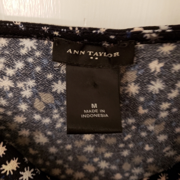 3/$15 Ann Taylor Draped Starburst Blouse - Picture 3 of 4